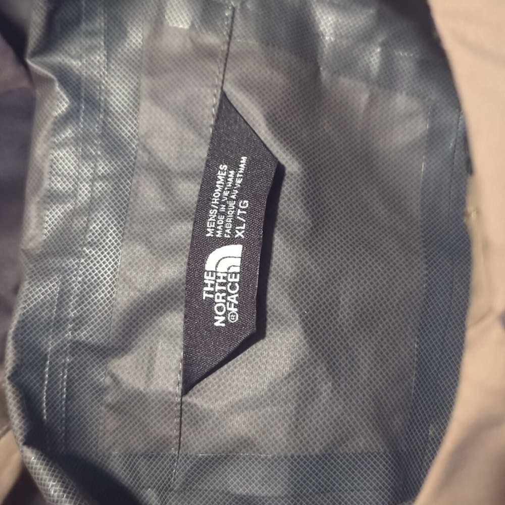 The North Face Men's Camouflage Windbreaker Rain Dryvent Jacket - Picture 9 of 9